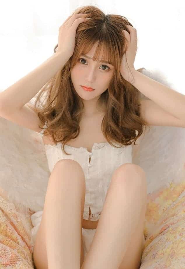 Girl xinh quyen ru - Hinh 2