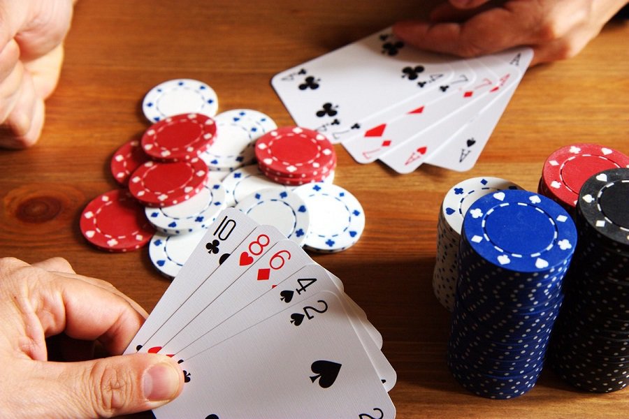 Cách rút thêm bài và một số quy tắc đáng chú ý khi chơi game cược Blackjack