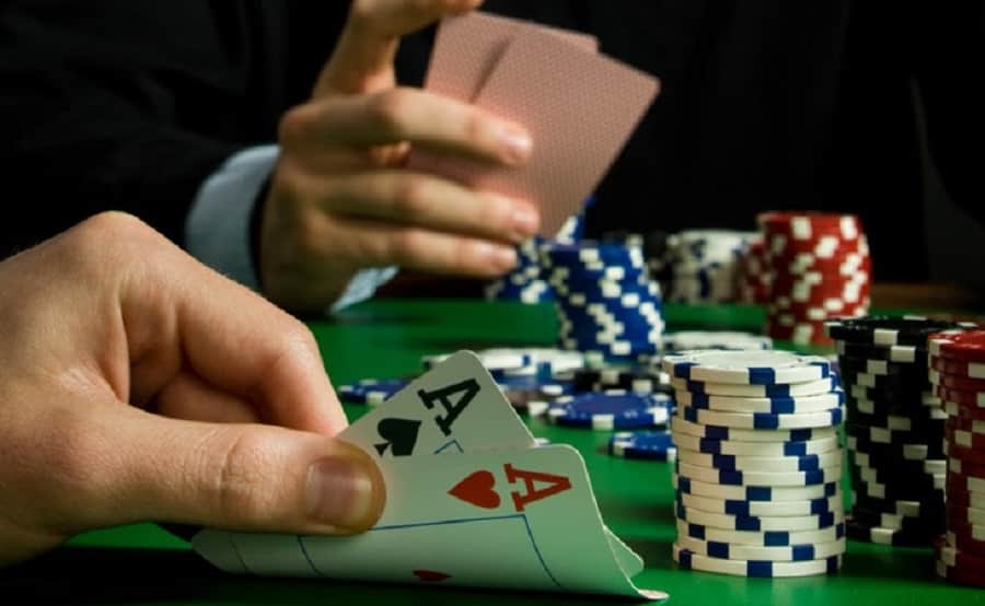 Những kinh nghiệm chơi Poker quan trọng để thắng được đối thủ khác