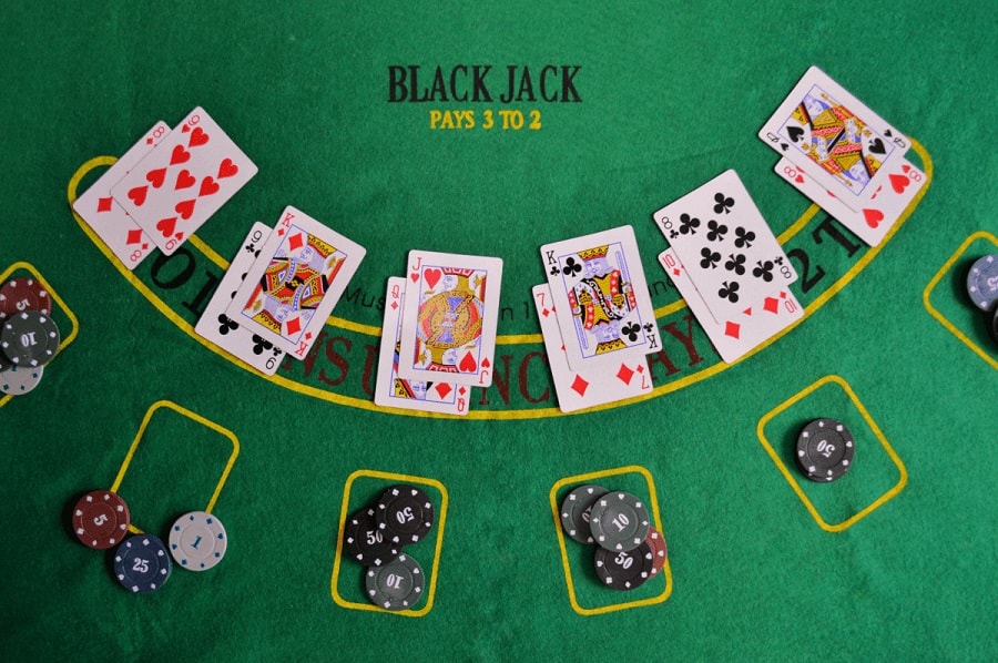 Những mẹo cược đơn giản giúp bạn chơi Blackjack đạt hiệu quả cao hơn