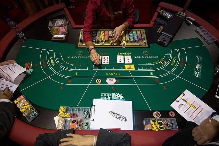 Chia sẻ bí quyết chơi Baccarat dễ thắng để người mới kiếm được tiền