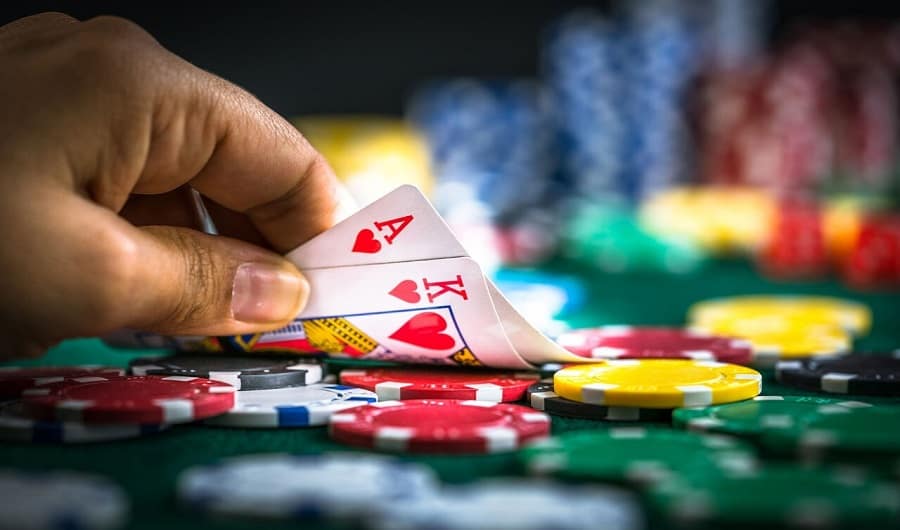 Chỉ ra kỹ năng đóng góp rất nhiều vào chiến thắng của người chơi trong Poker